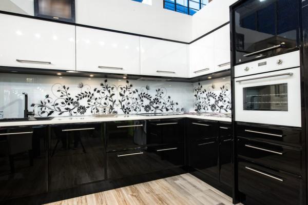NAPCO Supports 2019 Kitchen Trends with Color for Cabinets and Countertops