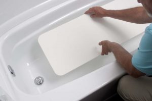 Bathtub Refinishing or Bathtub Liners? Which is the Right Choice?